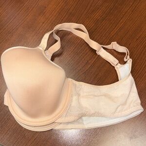 Chantelle nude smoothing cups lace accent Racer back front closure Bra US 34DD